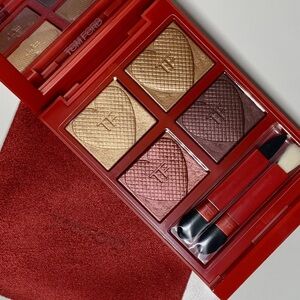 NEW TOM FORD
Love Collection Eye Color Quad Eyeshadow Palette